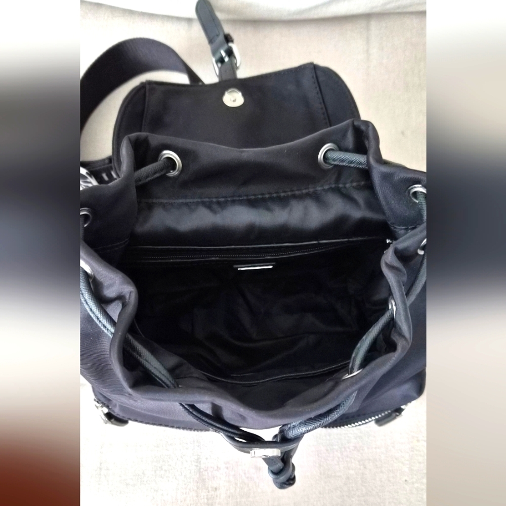 Backpack Guess - Picture 4 of 4